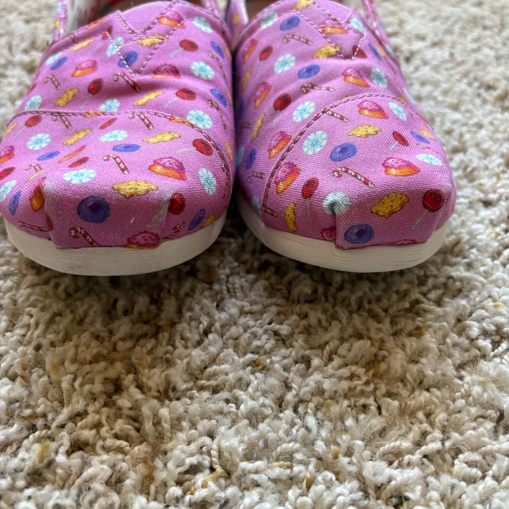 TOMS X CANDY LAND Pink Slip On Shoes Flats Alpargata Women's Size 8.5
